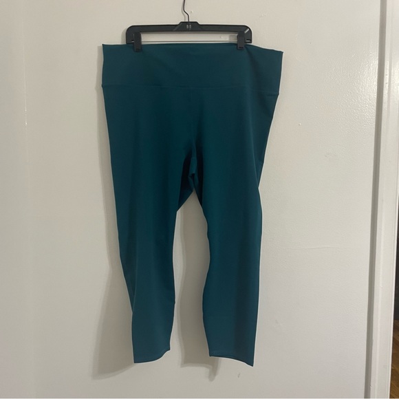 NWT Fabletics Define PowerHold® High-Waisted 7/8 Legging | Size: 4X - Picture 3 of 7